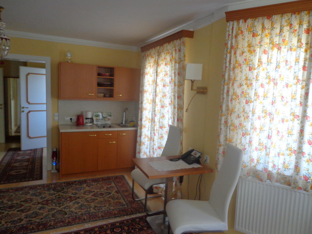 Hans Mauracher Schlössl Graz Zimmer foto